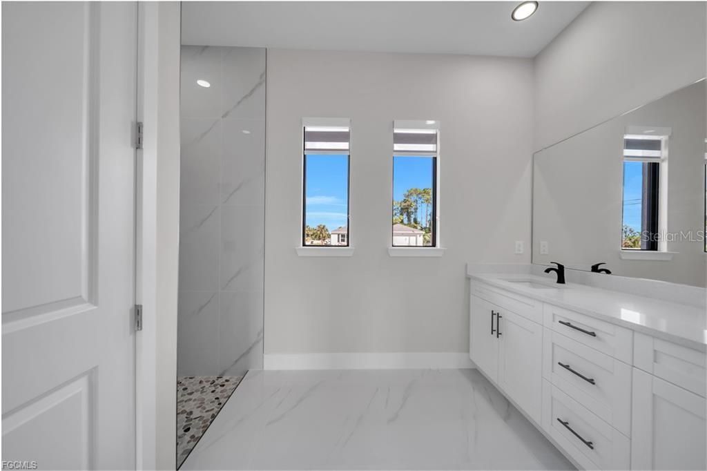 For Sale: $369,000 (3 beds, 2 baths, 1650 Square Feet)