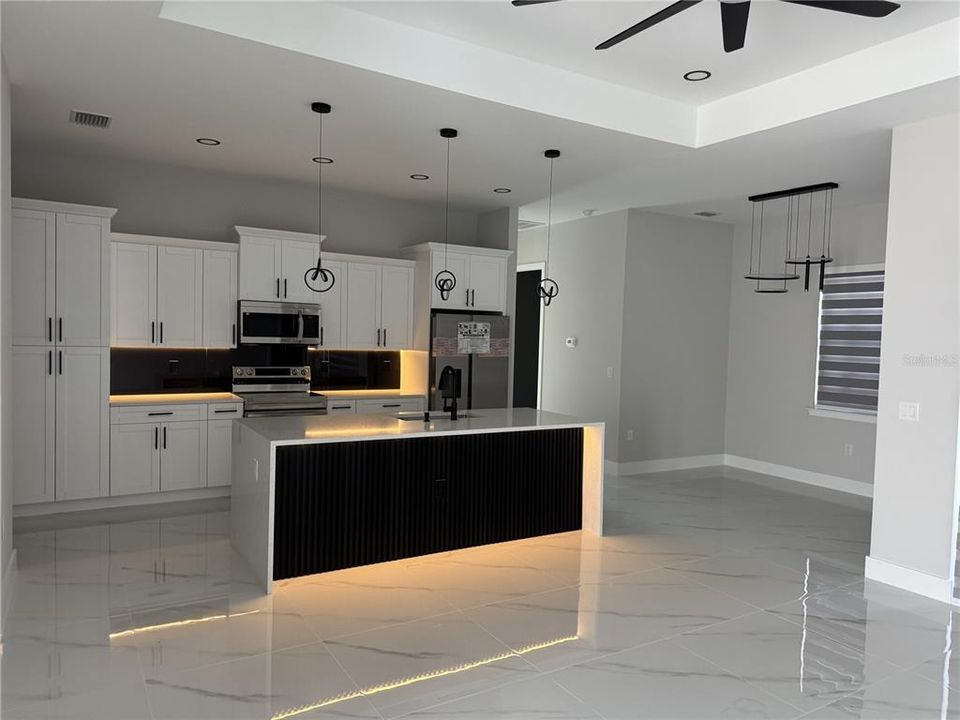 For Sale: $369,000 (3 beds, 2 baths, 1650 Square Feet)