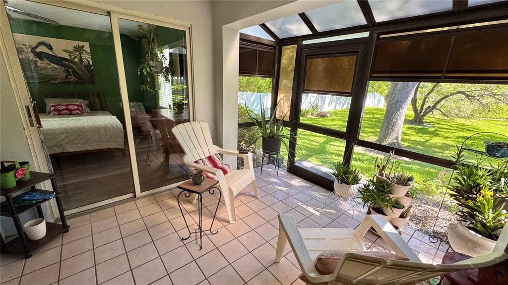 Active With Contract: $199,900 (2 beds, 2 baths, 900 Square Feet)