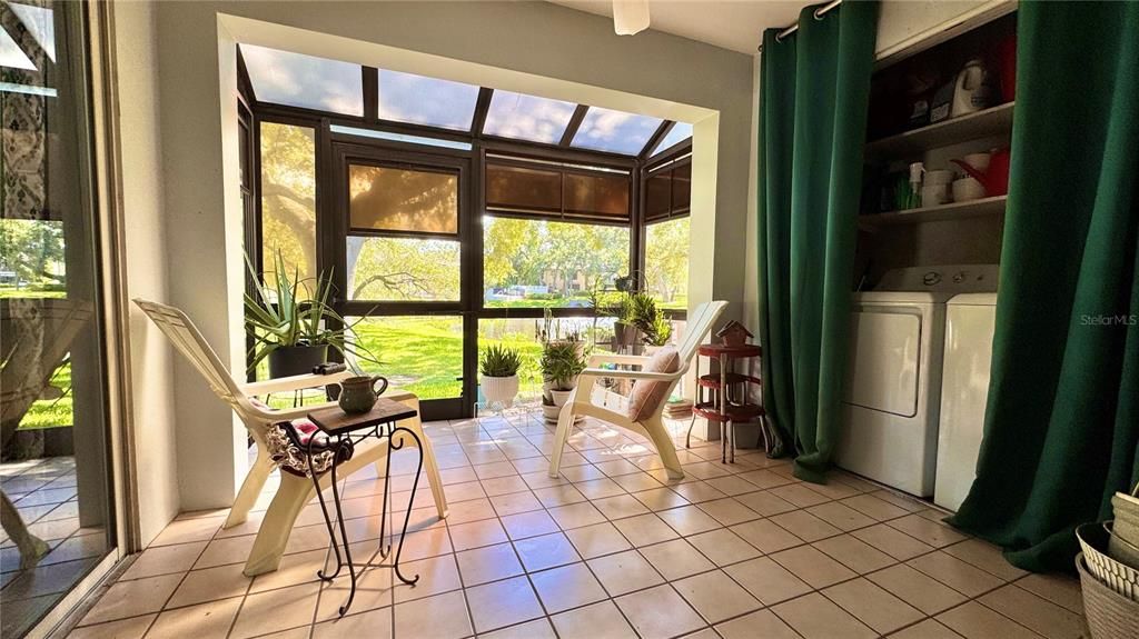 Active With Contract: $199,900 (2 beds, 2 baths, 900 Square Feet)