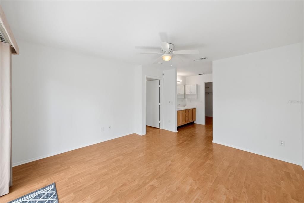 Active With Contract: $295,000 (3 beds, 2 baths, 1690 Square Feet)