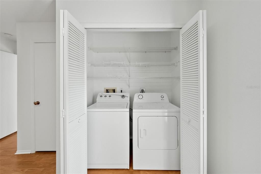 Active With Contract: $295,000 (3 beds, 2 baths, 1690 Square Feet)