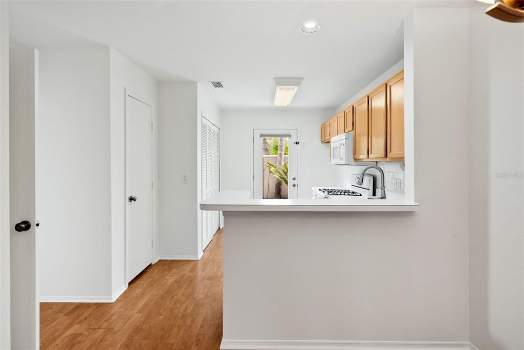 Active With Contract: $295,000 (3 beds, 2 baths, 1690 Square Feet)