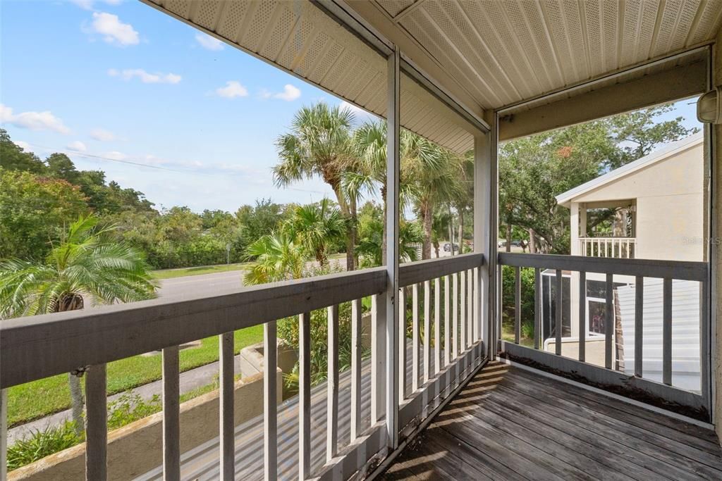 Active With Contract: $295,000 (3 beds, 2 baths, 1690 Square Feet)