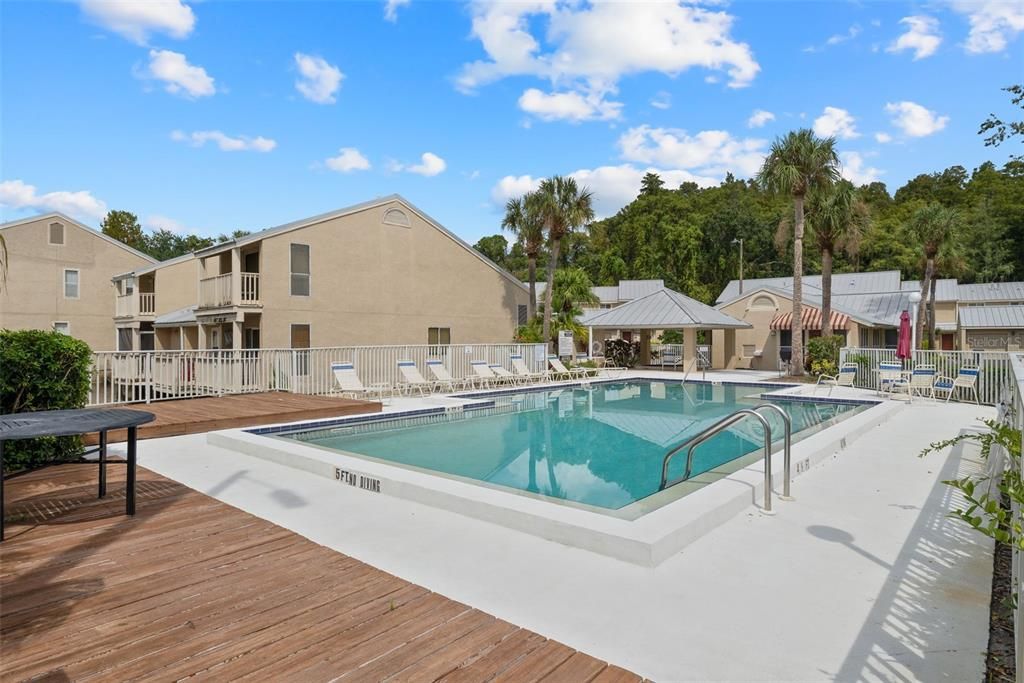 Active With Contract: $295,000 (3 beds, 2 baths, 1690 Square Feet)