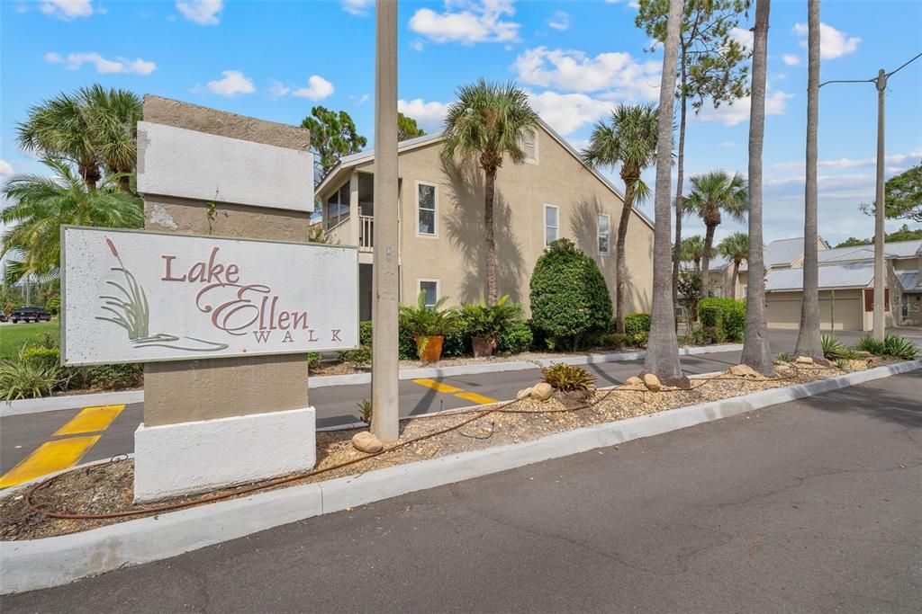 Active With Contract: $295,000 (3 beds, 2 baths, 1690 Square Feet)