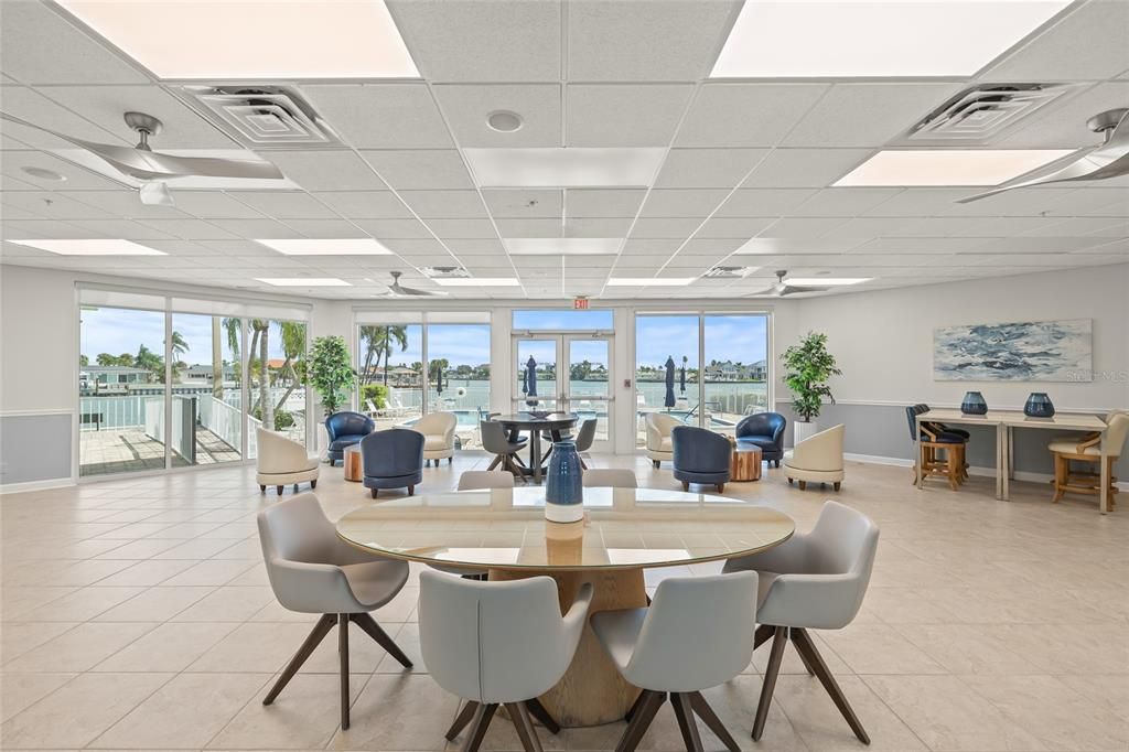 Active With Contract: $250,000 (1 beds, 1 baths, 843 Square Feet)