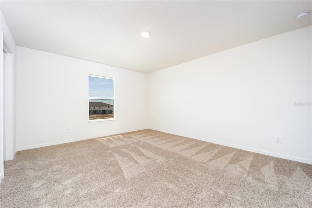 Active With Contract: $235,900 (3 beds, 2 baths, 1731 Square Feet)