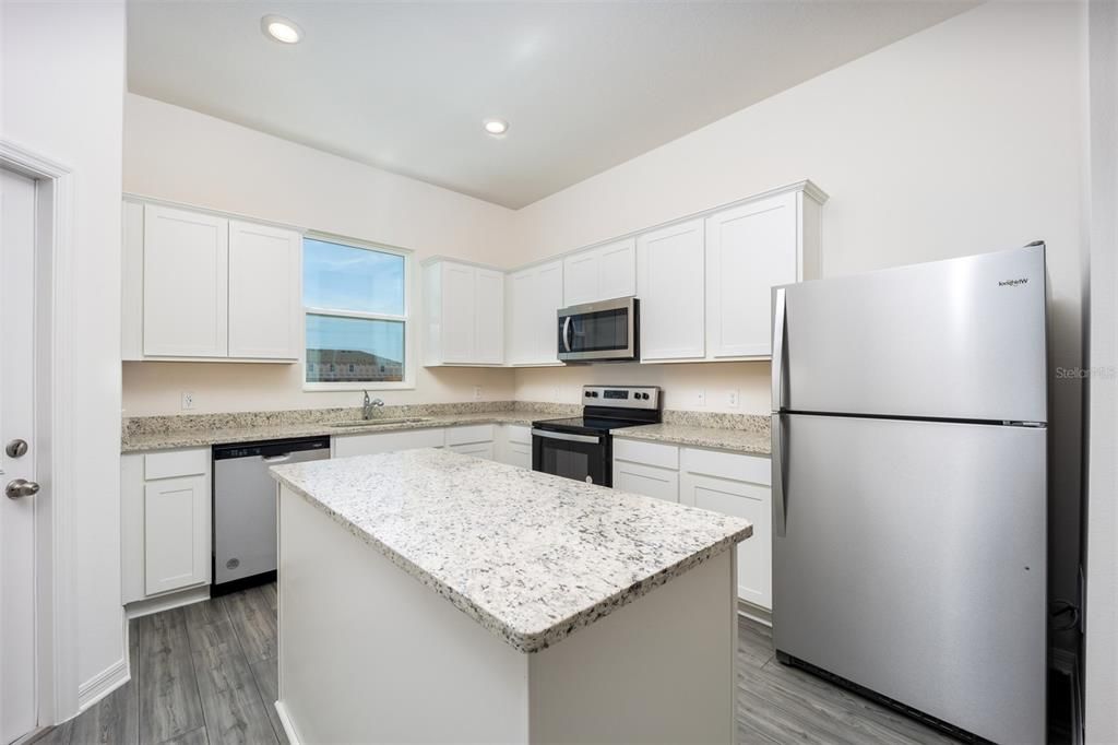 Active With Contract: $235,900 (3 beds, 2 baths, 1731 Square Feet)