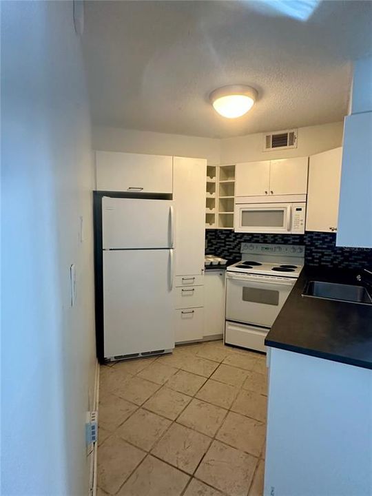 Activo con contrato: $148,000 (2 camas, 2 baños, 820 Pies cuadrados)