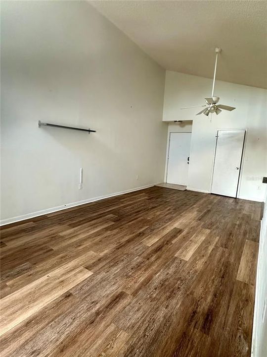 Activo con contrato: $148,000 (2 camas, 2 baños, 820 Pies cuadrados)