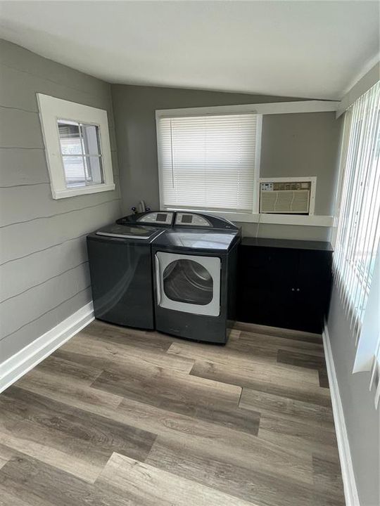 Activo con contrato: $1,695 (2 camas, 1 baños, 786 Pies cuadrados)