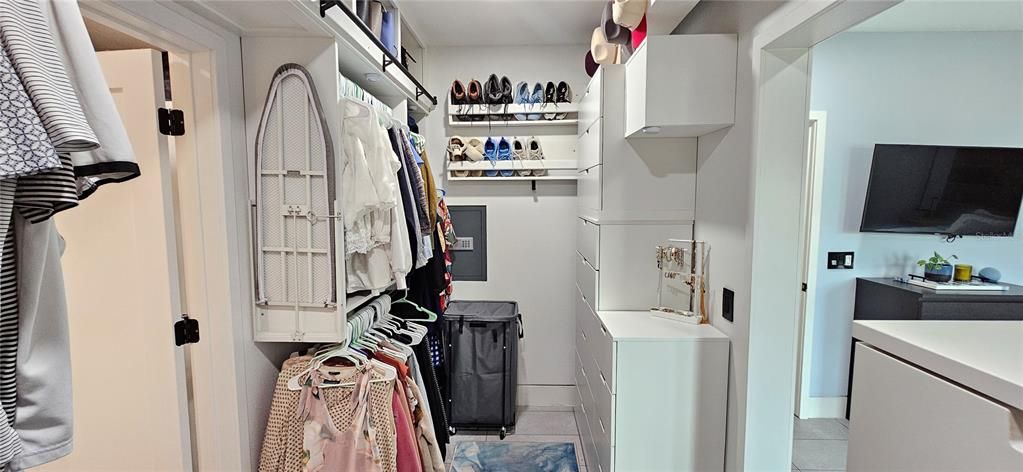 Active With Contract: $2,589 (2 beds, 2 baths, 1632 Square Feet)