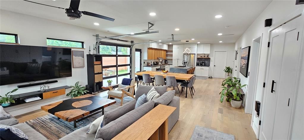 Active With Contract: $2,589 (2 beds, 2 baths, 1632 Square Feet)