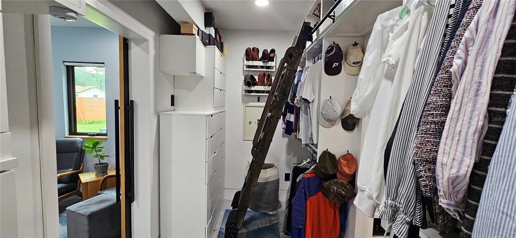 Active With Contract: $2,589 (2 beds, 2 baths, 1632 Square Feet)