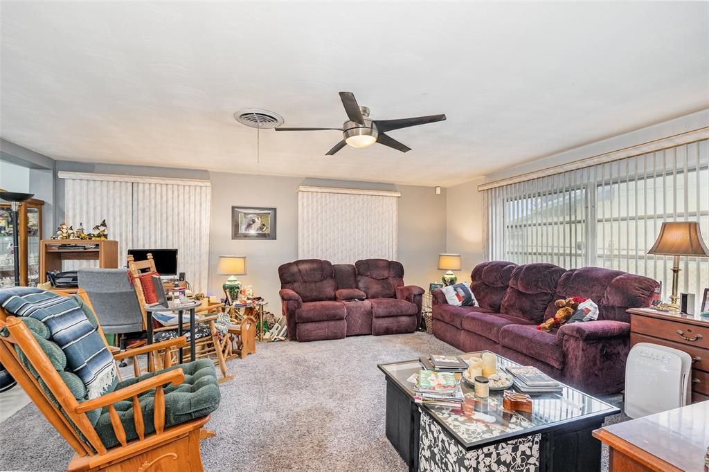 待售: $325,000 (3 贝兹, 2 浴室, 1463 平方英尺)