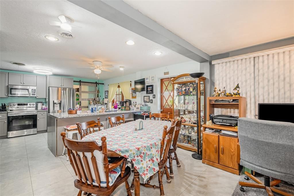 待售: $325,000 (3 贝兹, 2 浴室, 1463 平方英尺)