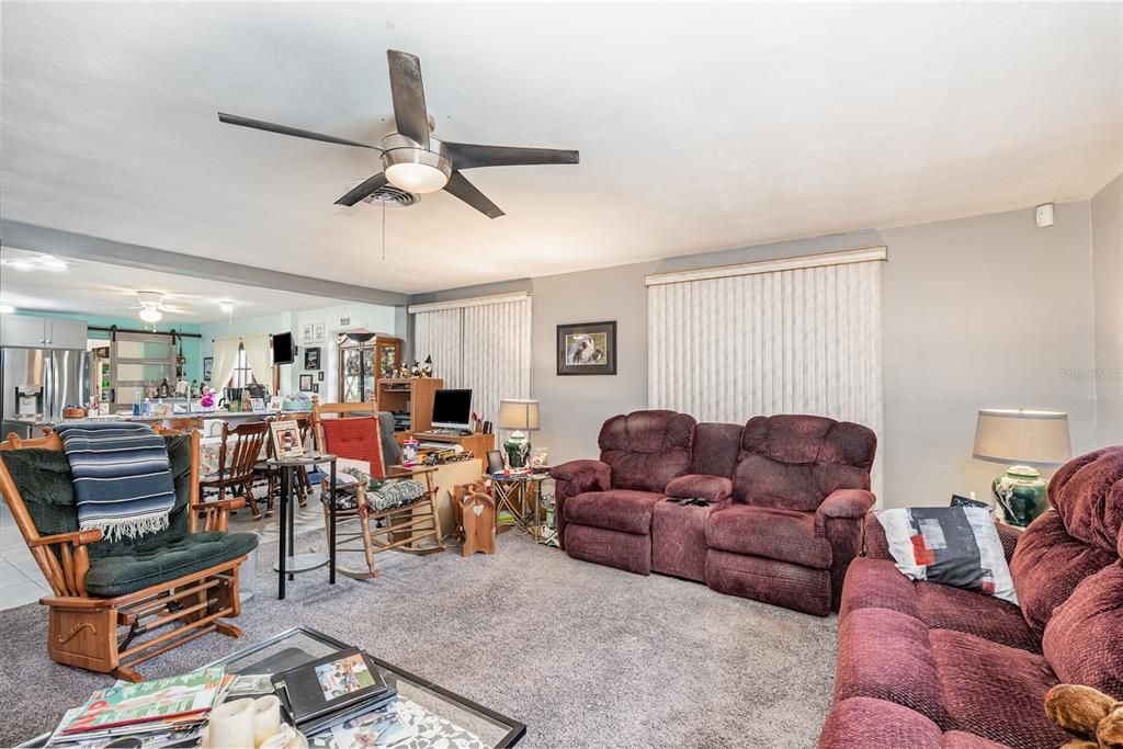 待售: $325,000 (3 贝兹, 2 浴室, 1463 平方英尺)