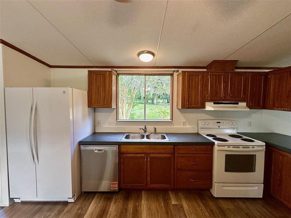 En Renta: $2,150 (4 camas, 2 baños, 2052 Pies cuadrados)