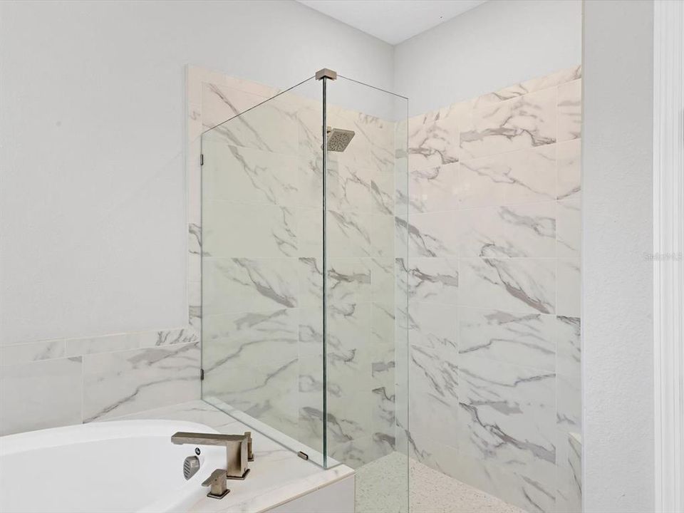 Active With Contract: $649,900 (4 beds, 3 baths, 2664 Square Feet)