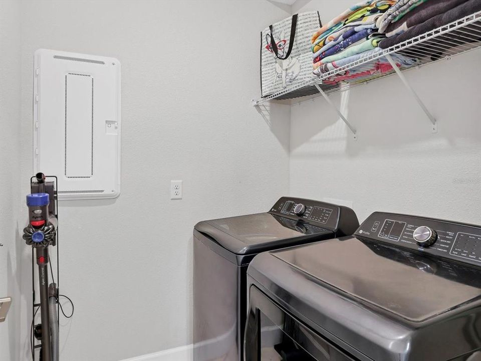 Active With Contract: $649,900 (4 beds, 3 baths, 2664 Square Feet)