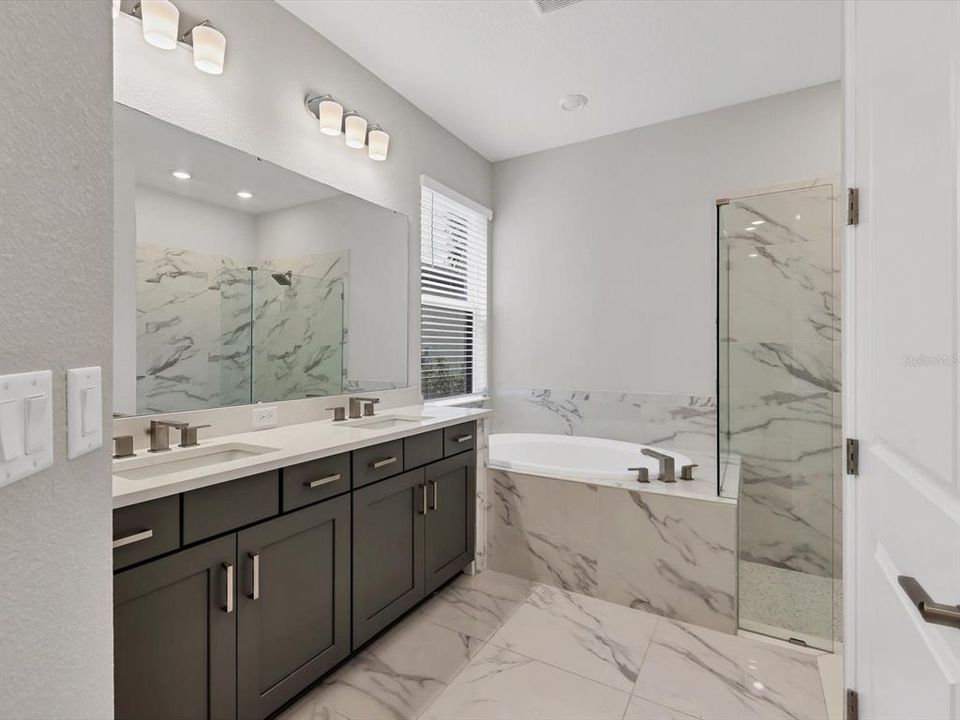 Active With Contract: $649,900 (4 beds, 3 baths, 2664 Square Feet)