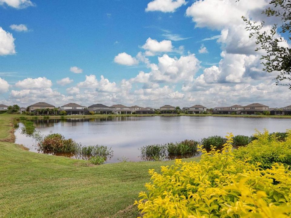 Active With Contract: $649,900 (4 beds, 3 baths, 2664 Square Feet)