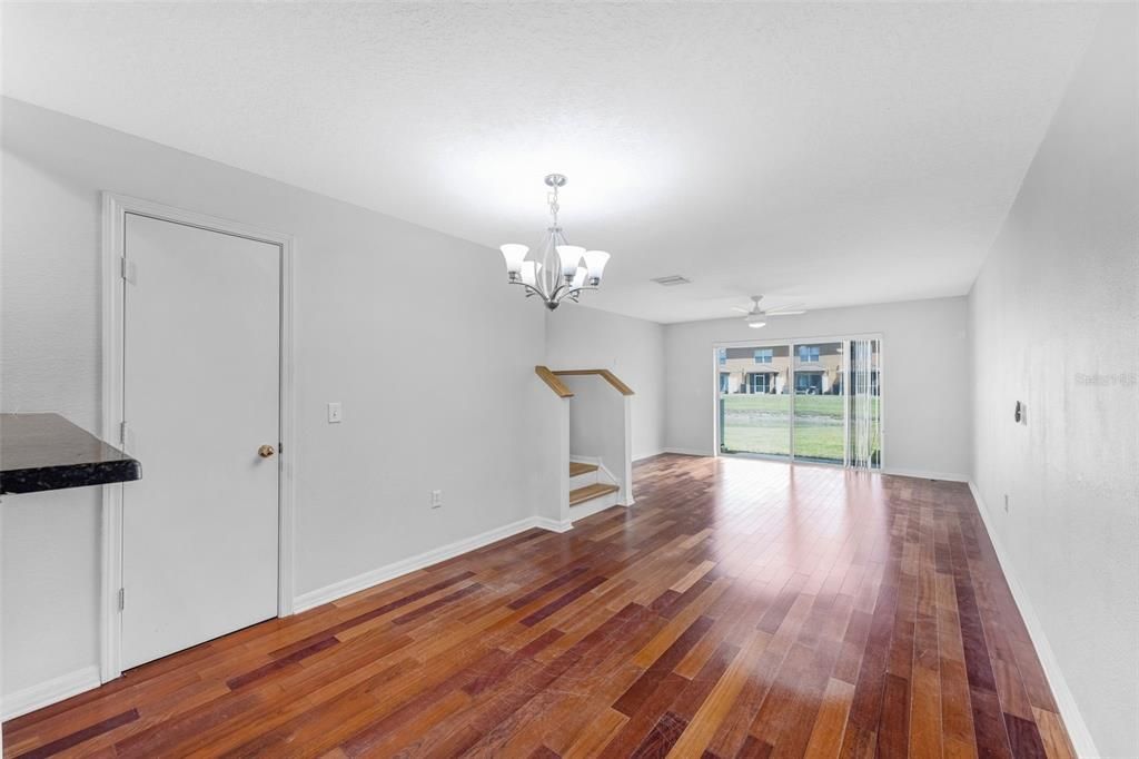 待售: $209,000 (2 贝兹, 2 浴室, 1080 平方英尺)