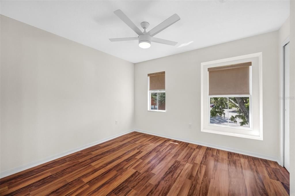 待售: $209,000 (2 贝兹, 2 浴室, 1080 平方英尺)