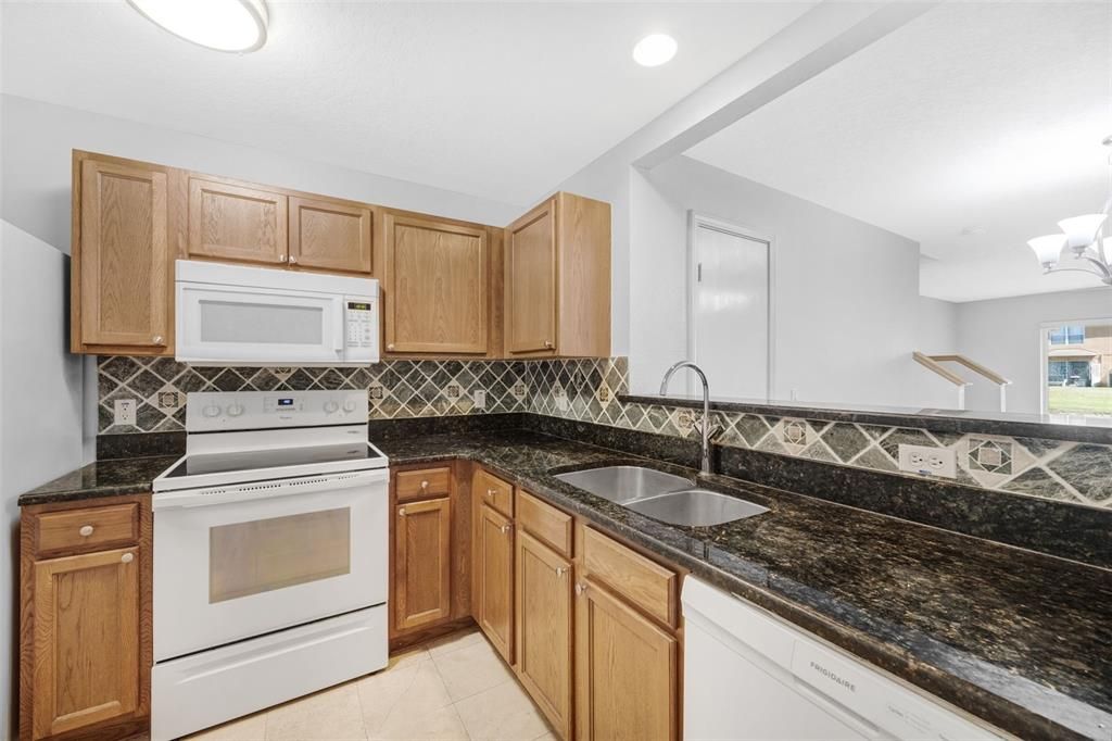 待售: $209,000 (2 贝兹, 2 浴室, 1080 平方英尺)