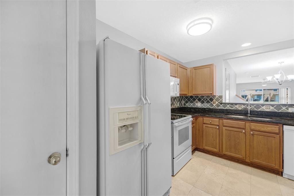 待售: $209,000 (2 贝兹, 2 浴室, 1080 平方英尺)