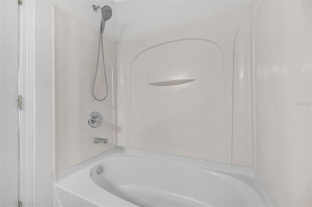 待售: $209,000 (2 贝兹, 2 浴室, 1080 平方英尺)