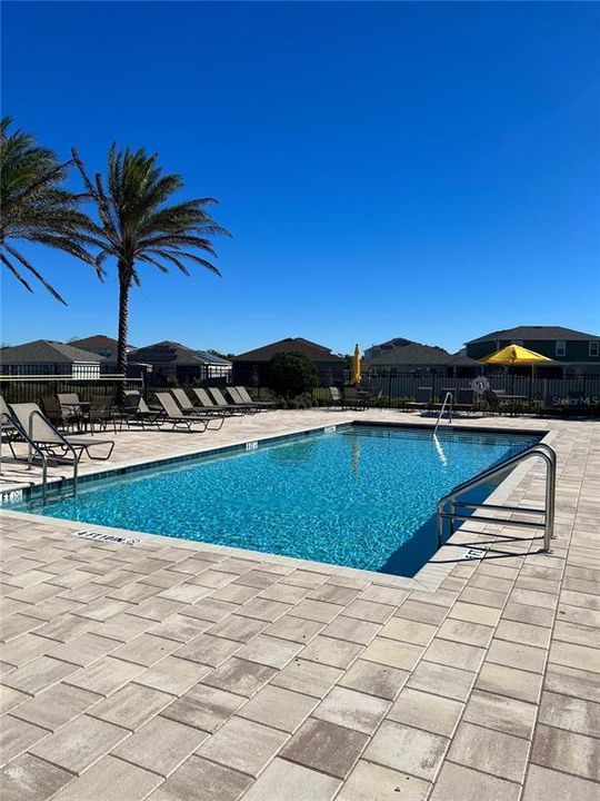 出租: $2,000 (4 贝兹, 2 浴室, 1989 平方英尺)