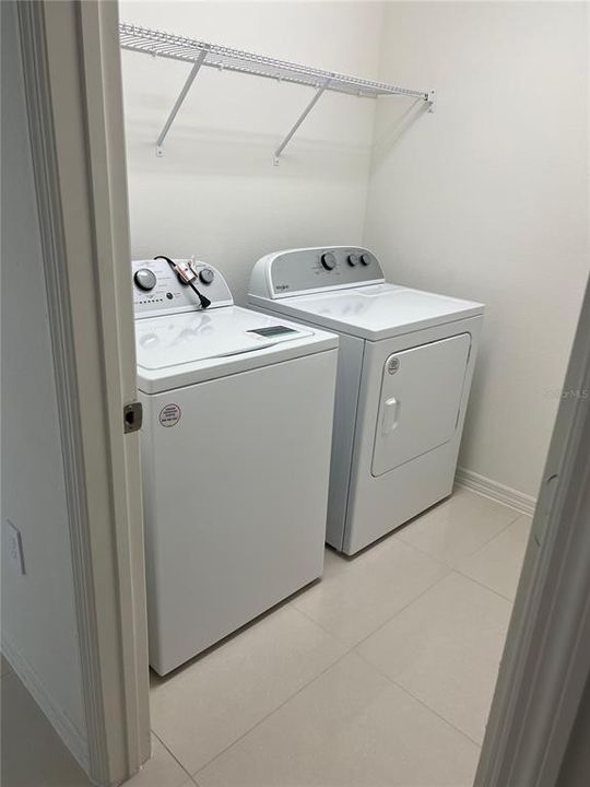 出租: $2,000 (4 贝兹, 2 浴室, 1989 平方英尺)