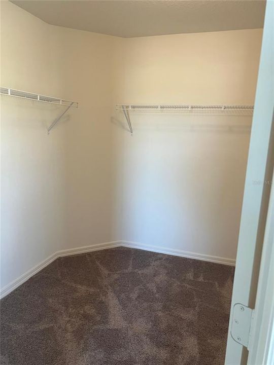 出租: $2,000 (4 贝兹, 2 浴室, 1989 平方英尺)