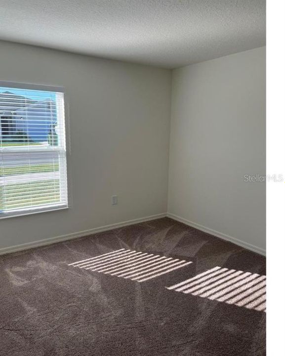 出租: $2,000 (4 贝兹, 2 浴室, 1989 平方英尺)