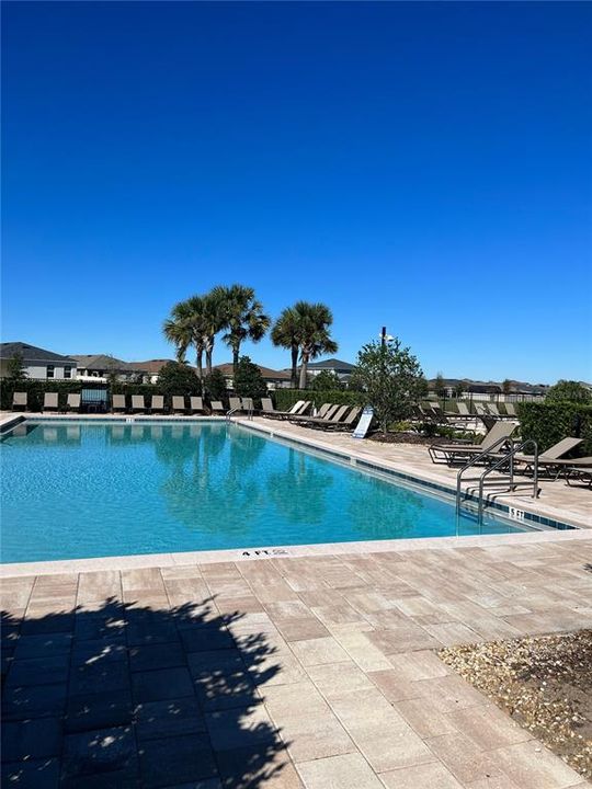 出租: $2,000 (4 贝兹, 2 浴室, 1989 平方英尺)