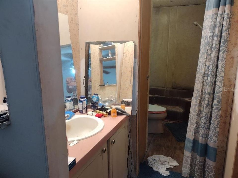 For Sale: $139,900 (4 beds, 2 baths, 1620 Square Feet)