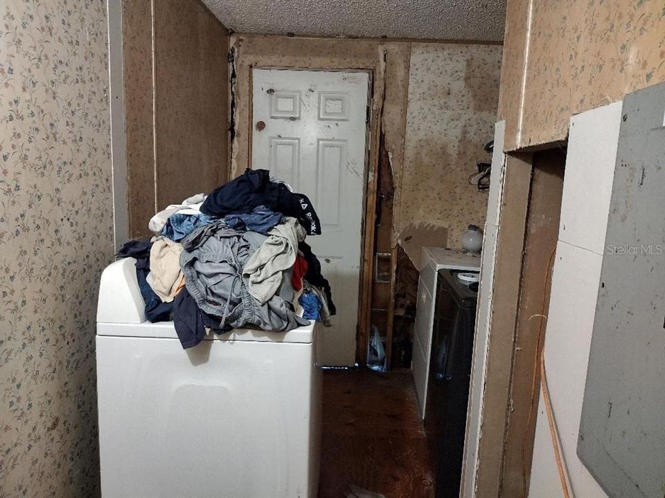 For Sale: $139,900 (4 beds, 2 baths, 1620 Square Feet)