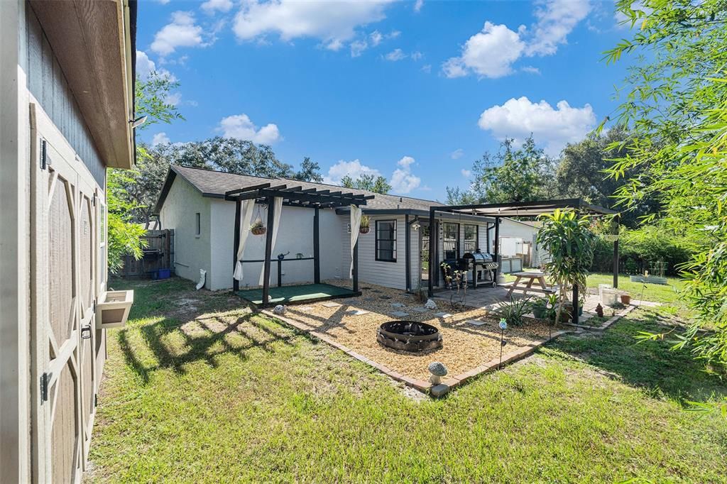 Active With Contract: $280,000 (3 beds, 1 baths, 1344 Square Feet)