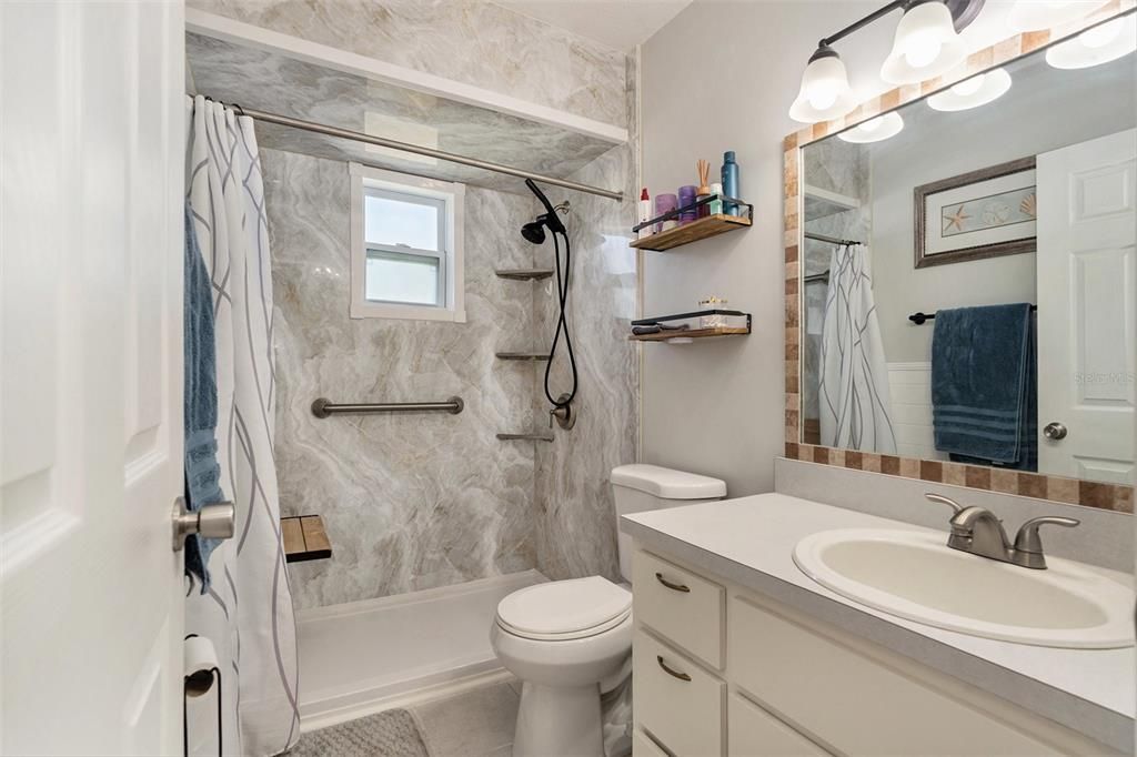 Active With Contract: $280,000 (3 beds, 1 baths, 1344 Square Feet)