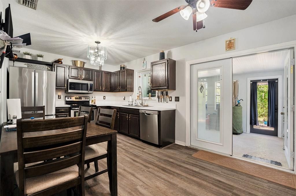 Active With Contract: $280,000 (3 beds, 1 baths, 1344 Square Feet)