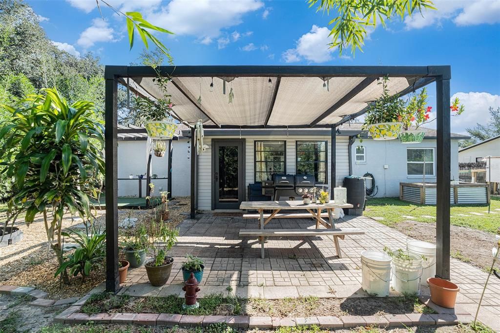 Active With Contract: $280,000 (3 beds, 1 baths, 1344 Square Feet)