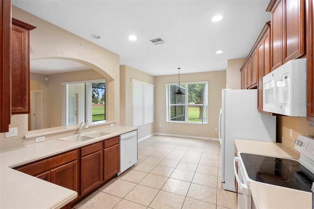 В аренду: $3,800 (5 спален, 3 ванн, 3436 Квадратных фут)