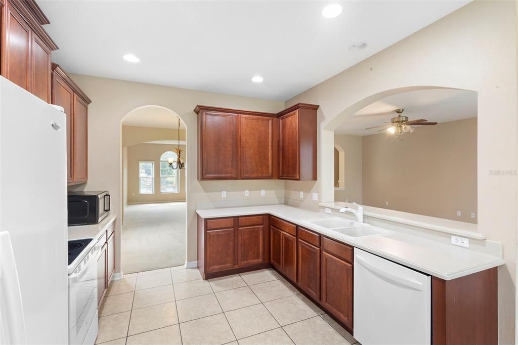 В аренду: $3,800 (5 спален, 3 ванн, 3436 Квадратных фут)