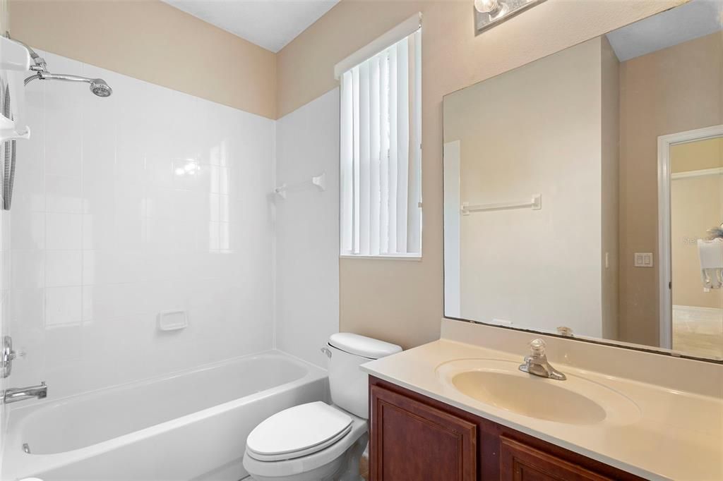 В аренду: $3,800 (5 спален, 3 ванн, 3436 Квадратных фут)