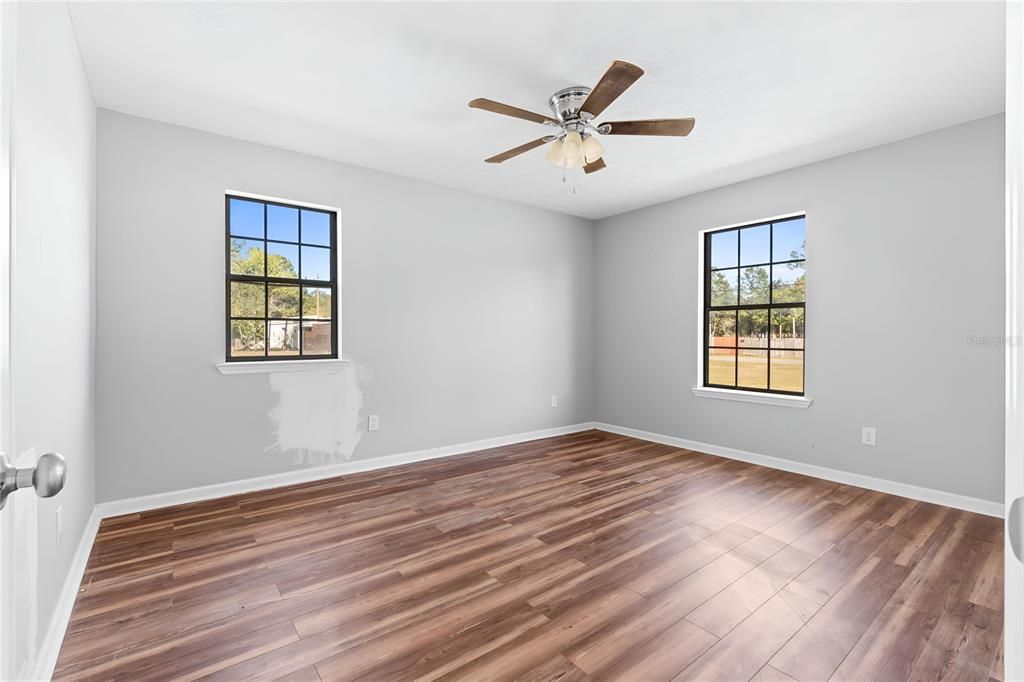 На продажу: $164,950 (4 спален, 2 ванн, 1859 Квадратных фут)