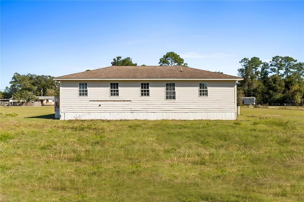 На продажу: $164,950 (4 спален, 2 ванн, 1859 Квадратных фут)