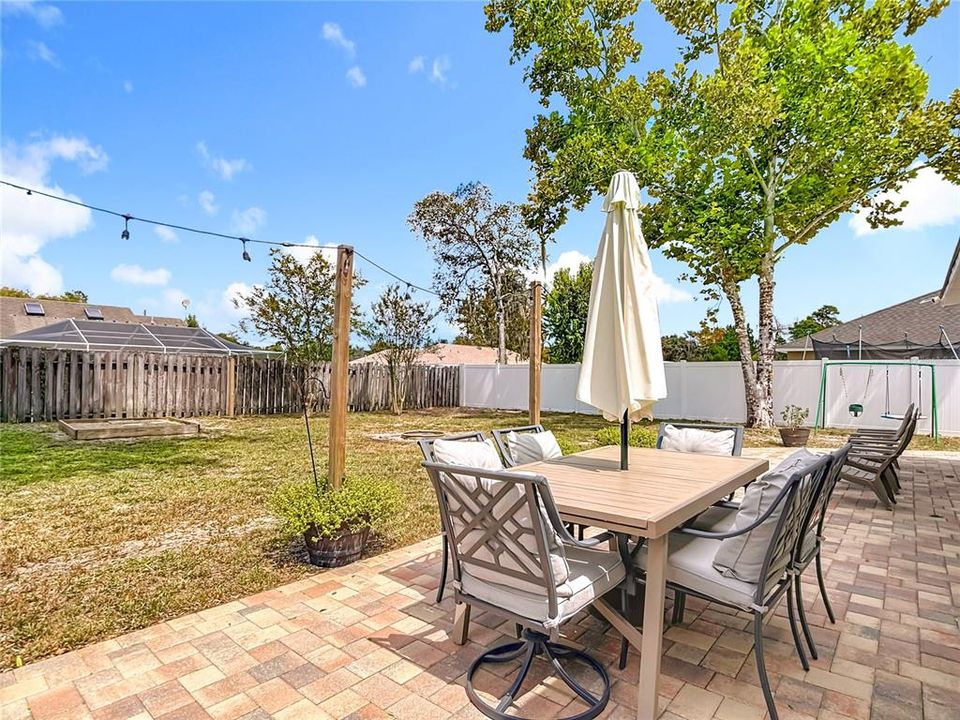 合同活跃: $280,000 (2 贝兹, 2 浴室, 1422 平方英尺)