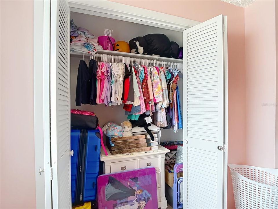 合同活跃: $280,000 (2 贝兹, 2 浴室, 1422 平方英尺)